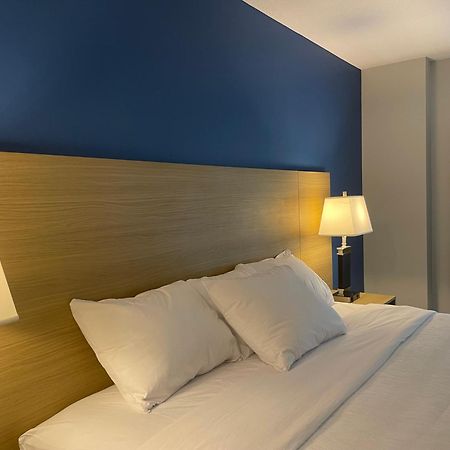 Baymont By Wyndham Gold River Ngoại thất bức ảnh