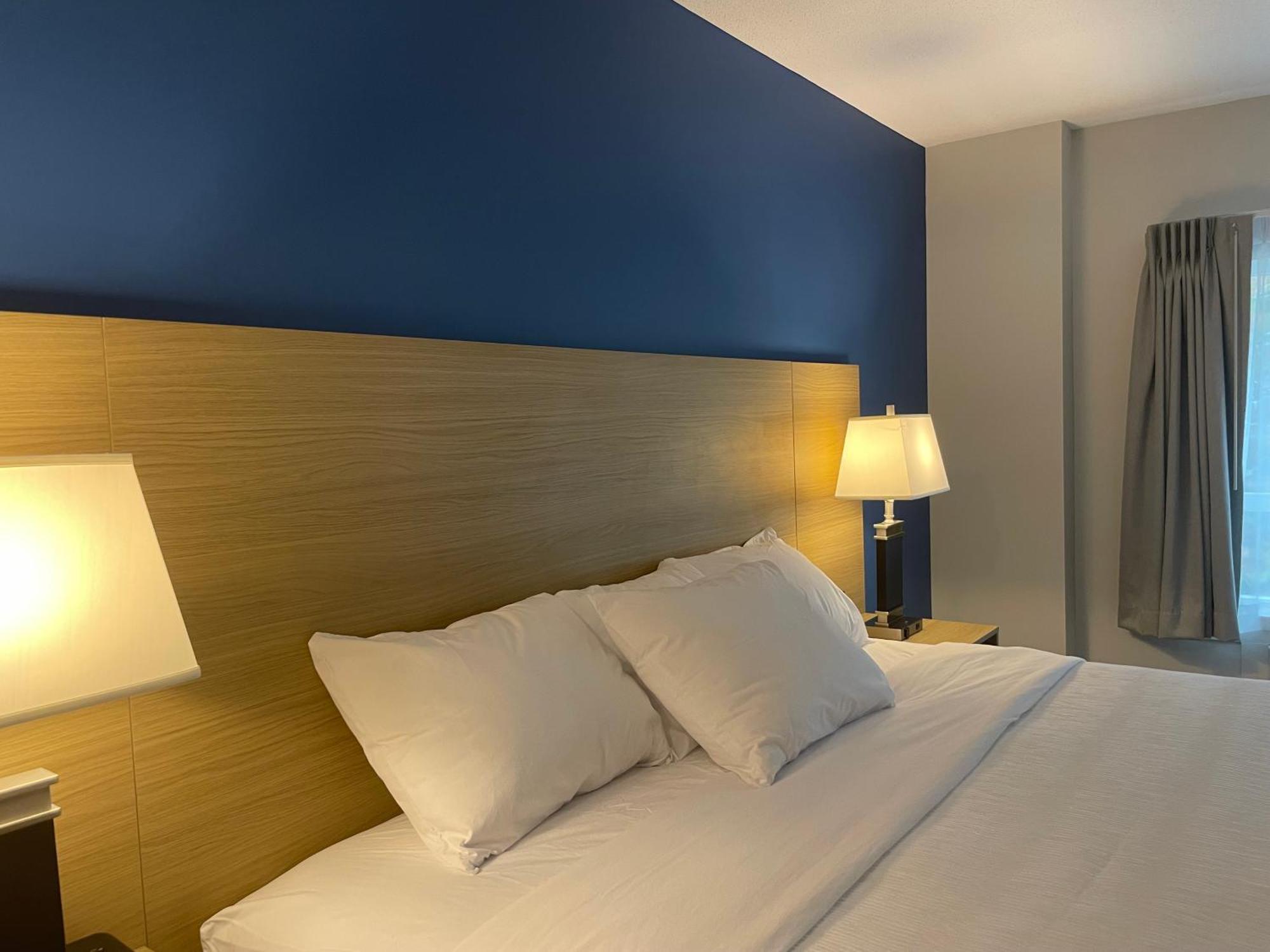 Baymont By Wyndham Gold River Ngoại thất bức ảnh