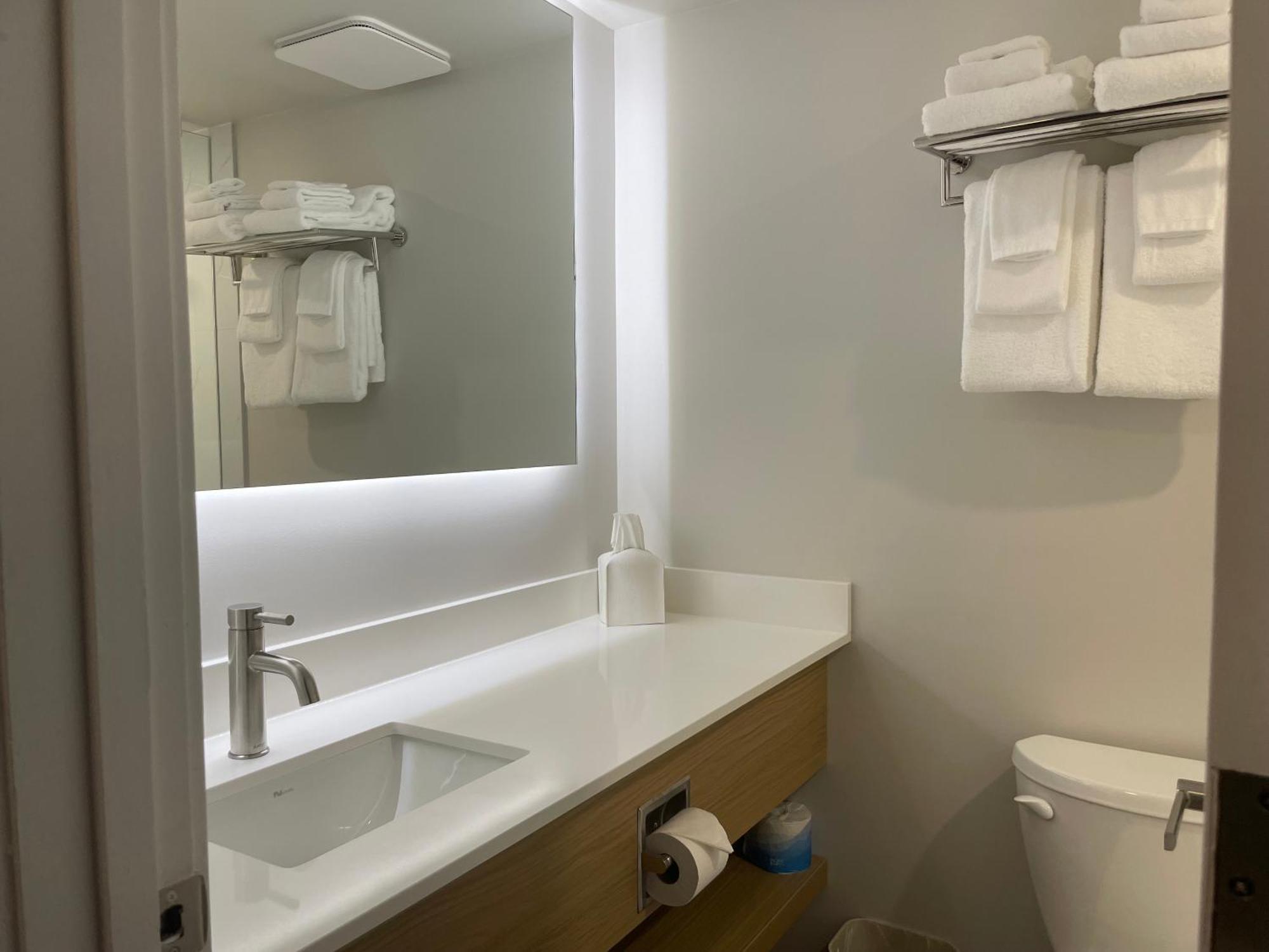 Baymont By Wyndham Gold River Ngoại thất bức ảnh