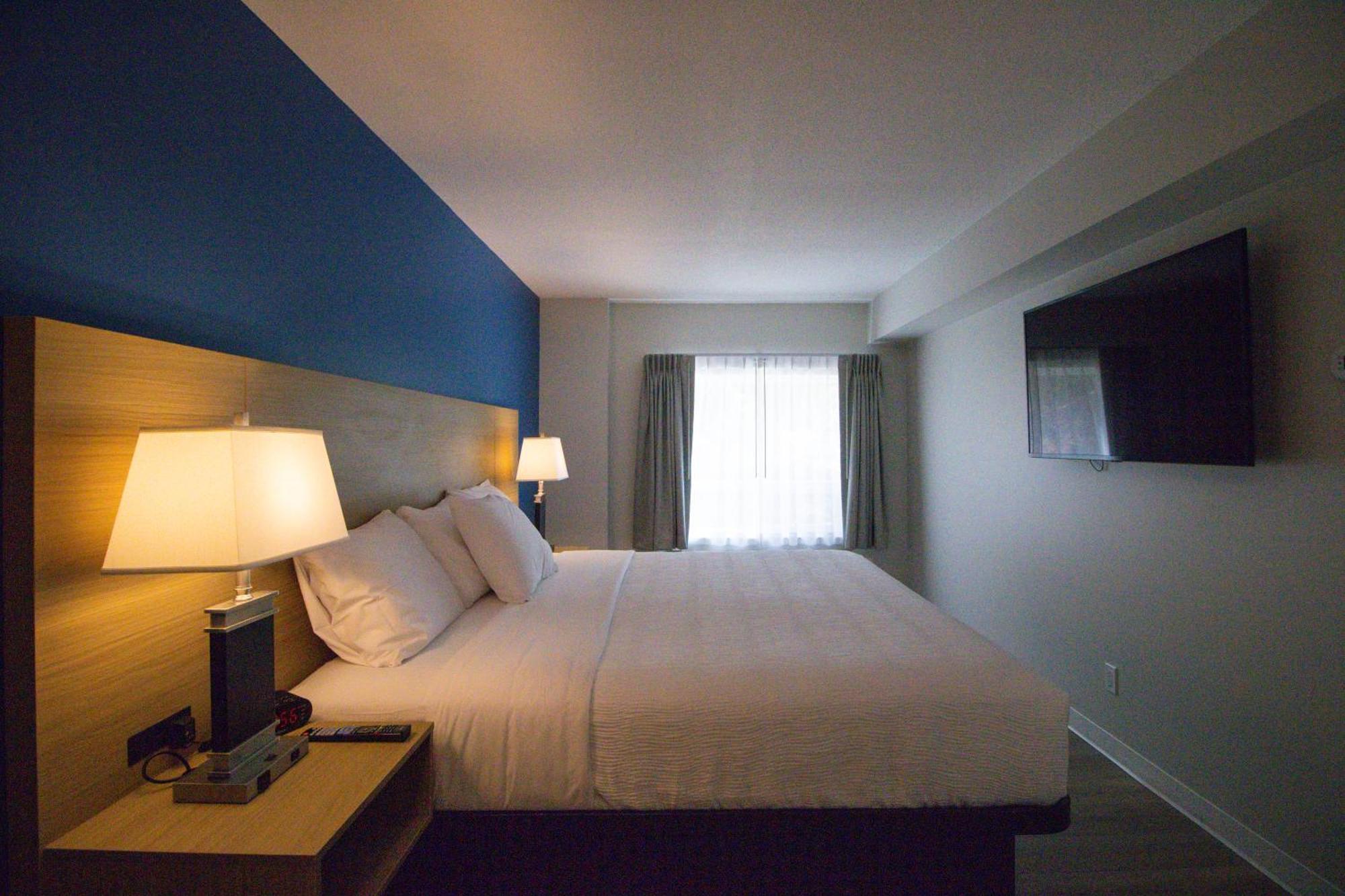 Baymont By Wyndham Gold River Ngoại thất bức ảnh