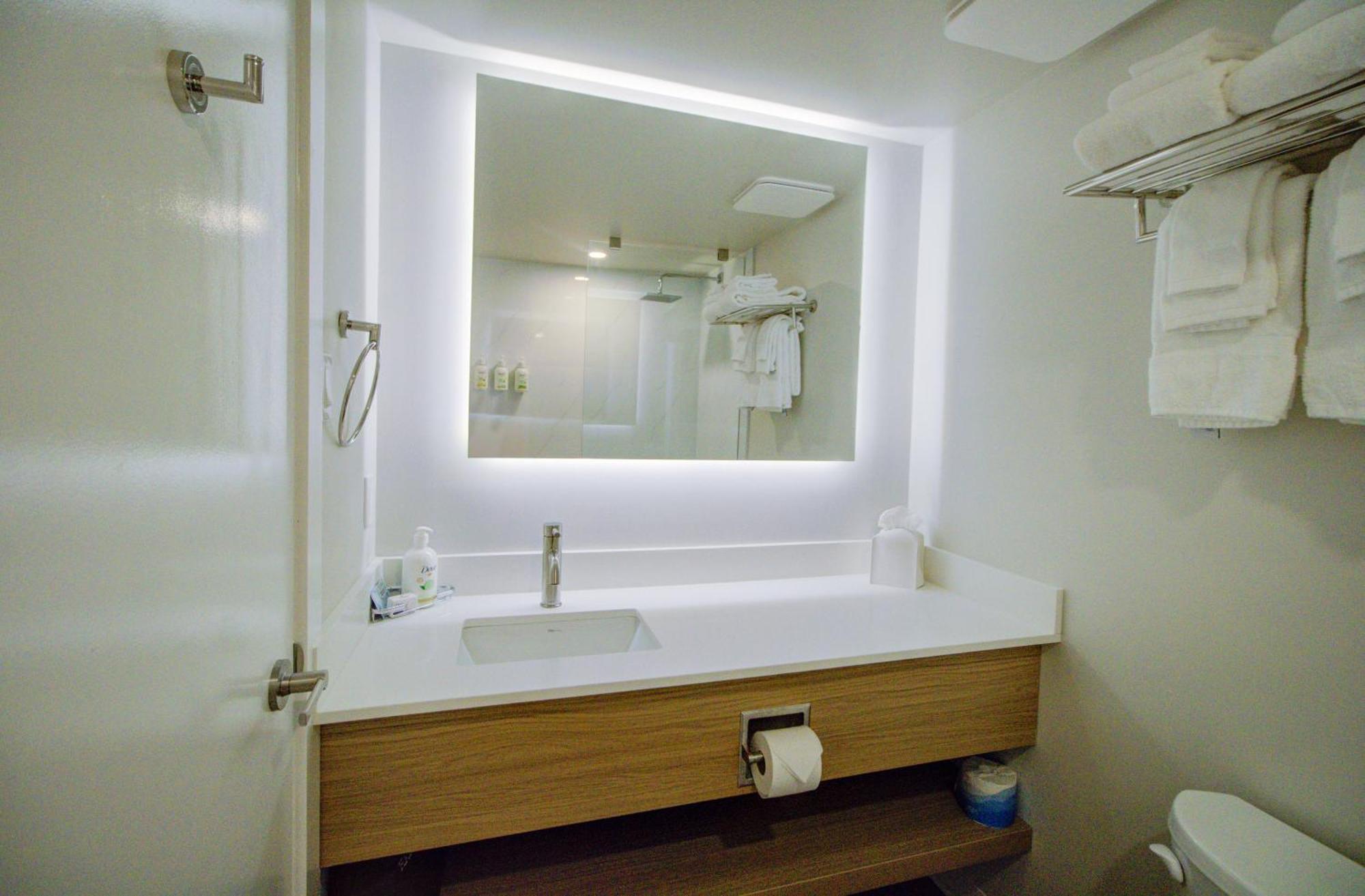 Baymont By Wyndham Gold River Ngoại thất bức ảnh