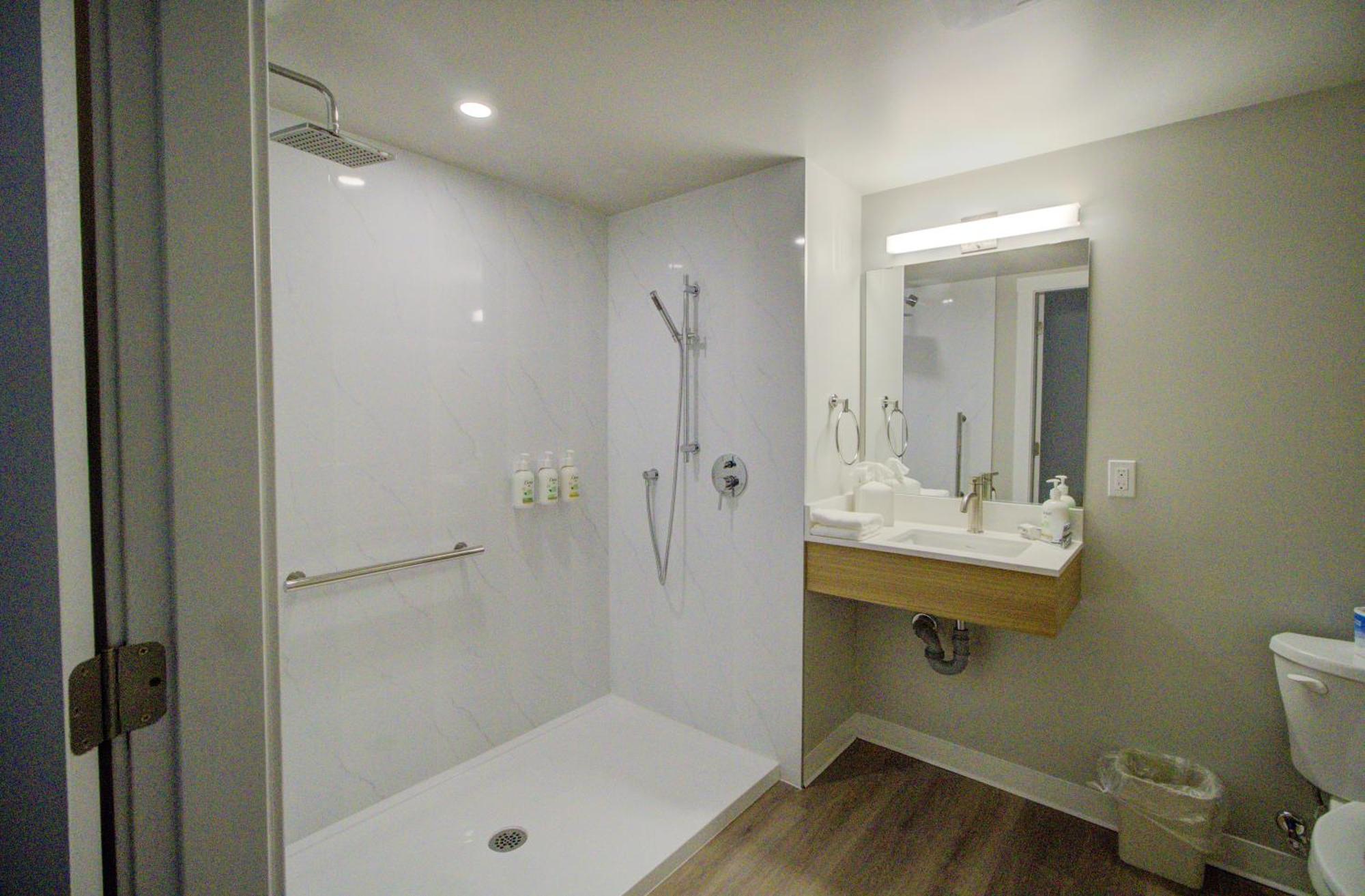 Baymont By Wyndham Gold River Ngoại thất bức ảnh