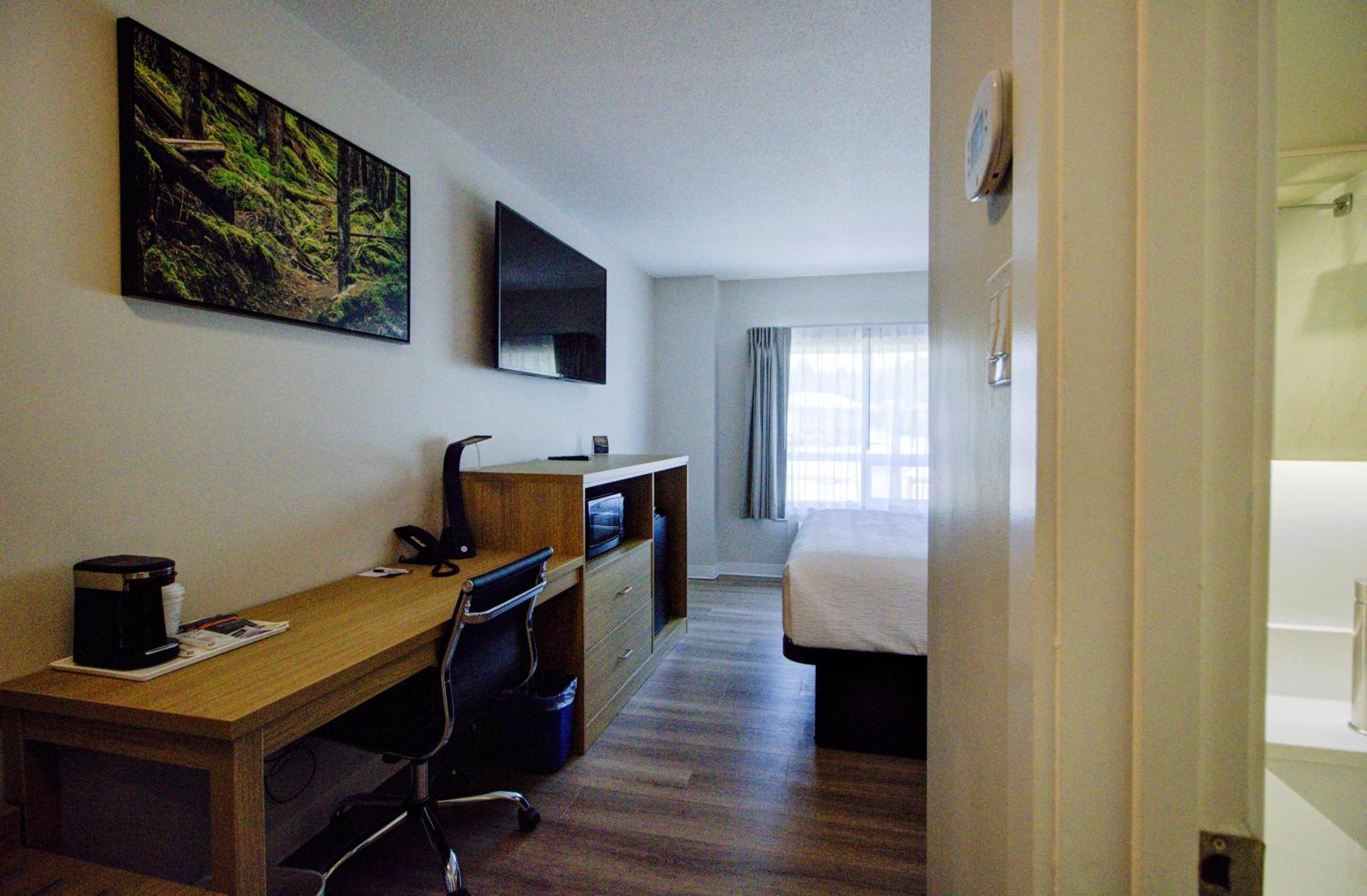 Baymont By Wyndham Gold River Ngoại thất bức ảnh